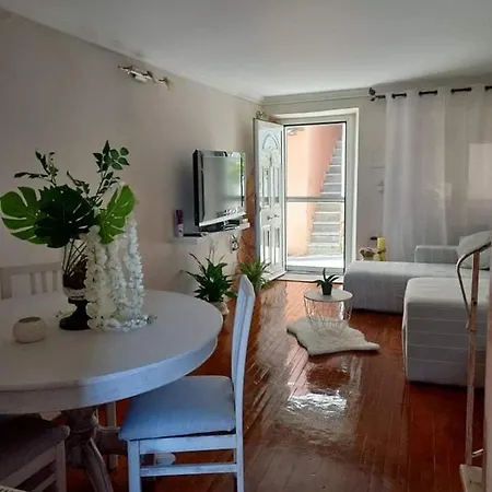 Apartment Sweet *